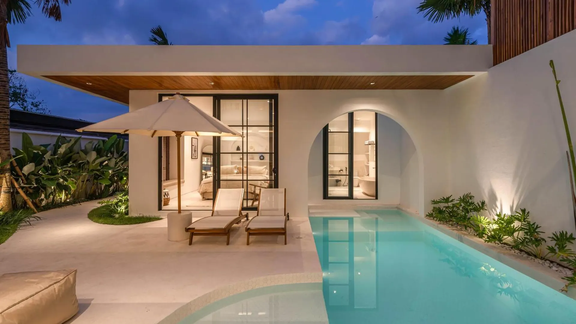 Villa Jenna - Exquisite 3Br Villa Close To Batu Belig Beach Canggu