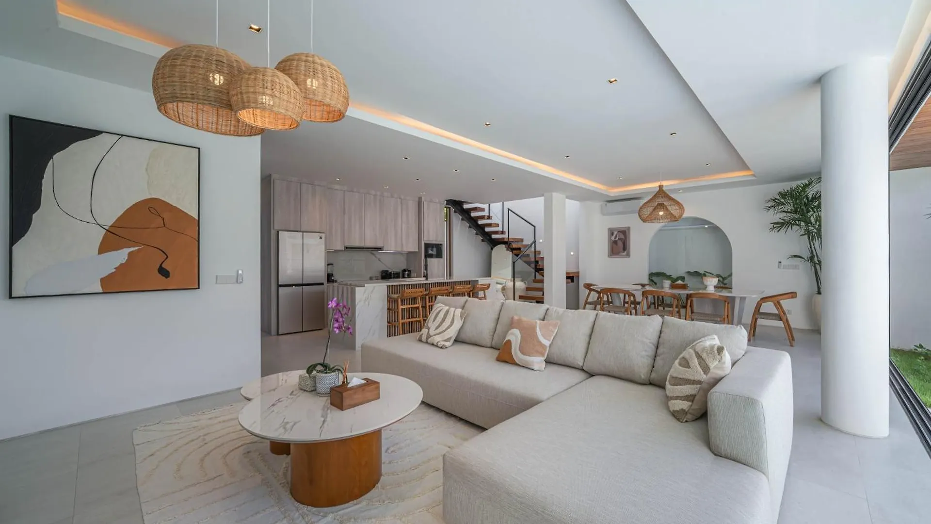 Villa Jenna - Exquisite 3Br Villa Close To Batu Belig Beach Canggu
