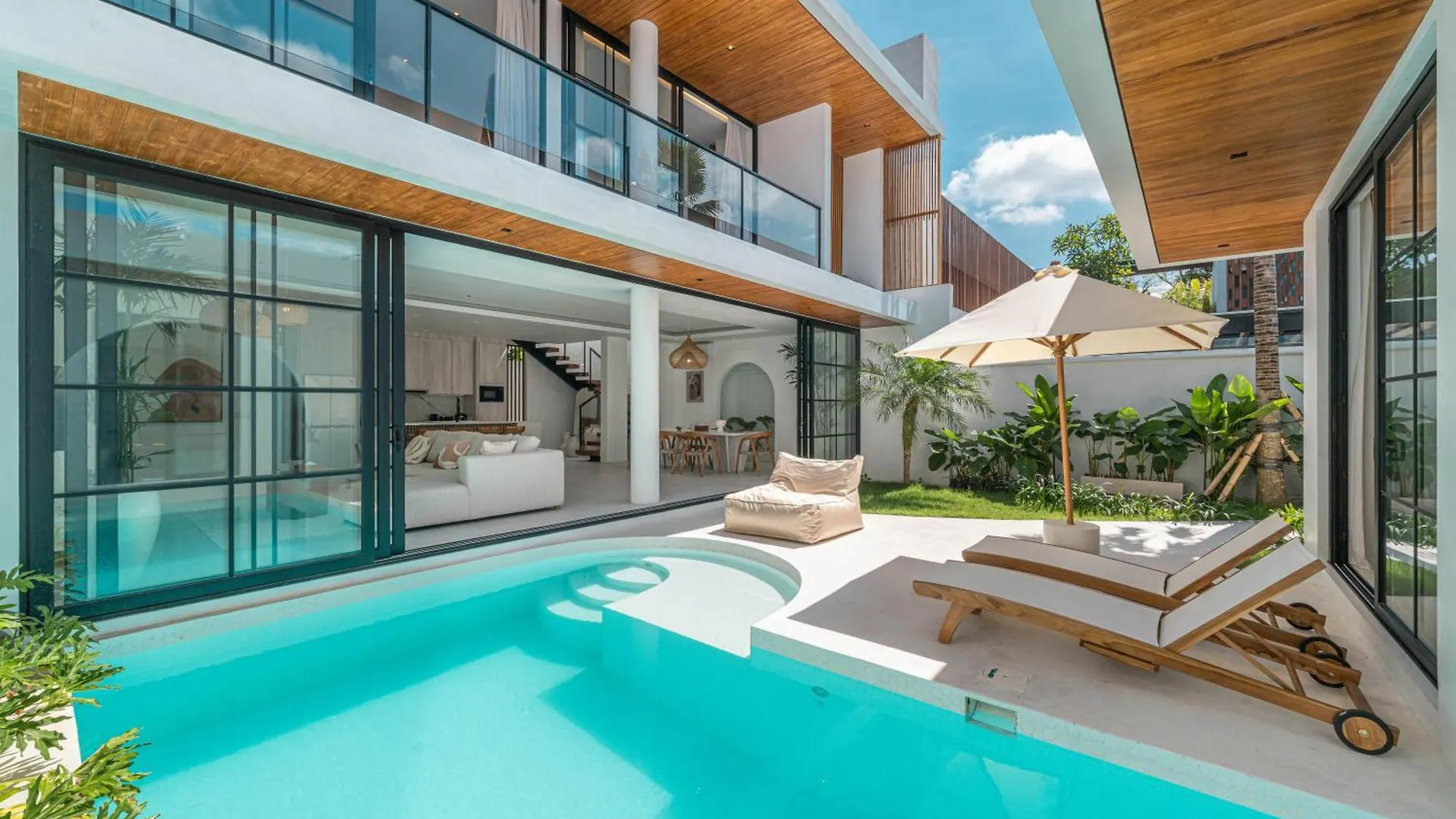 Villa Jenna - Exquisite 3Br Villa Close To Batu Belig Beach Canggu