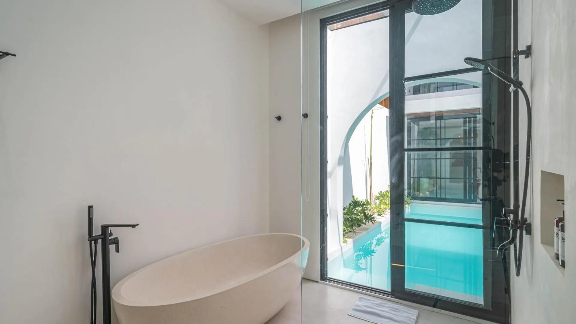 Villa Jenna - Exquisite 3Br Villa Close To Batu Belig Beach Canggu   Canggu (Bali)