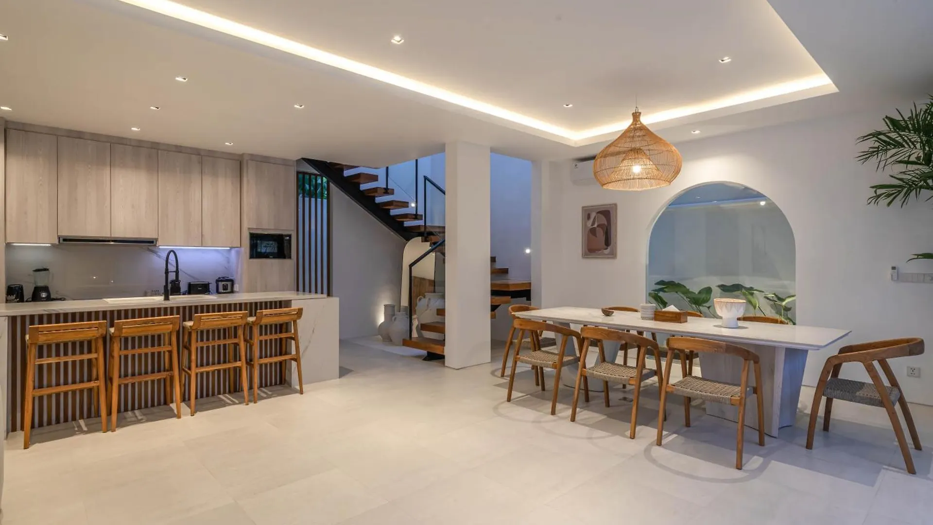 Villa Jenna - Exquisite 3Br Villa Close To Batu Belig Beach Canggu   Canggu (Bali)