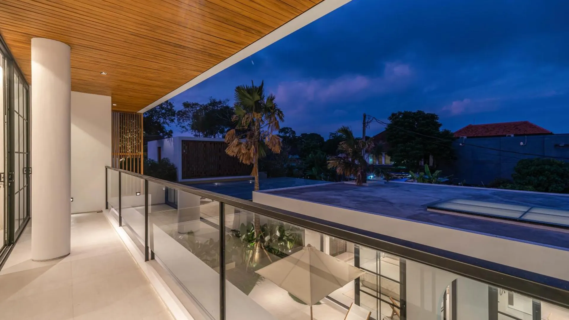 Villa Jenna - Exquisite 3Br Villa Close To Batu Belig Beach Canggu  Indonesia