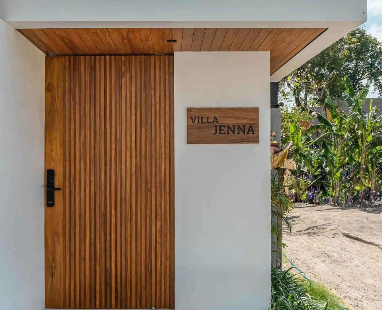 Villa Jenna - Exquisite 3Br Villa Close To Batu Belig Beach Canggu   Canggu (Bali)