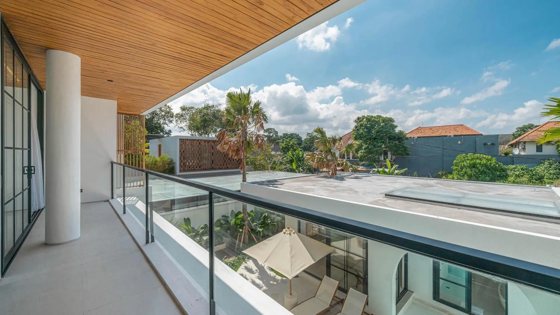 Villa Jenna - Exquisite 3Br Villa Close To Batu Belig Beach Canggu  Indonesia