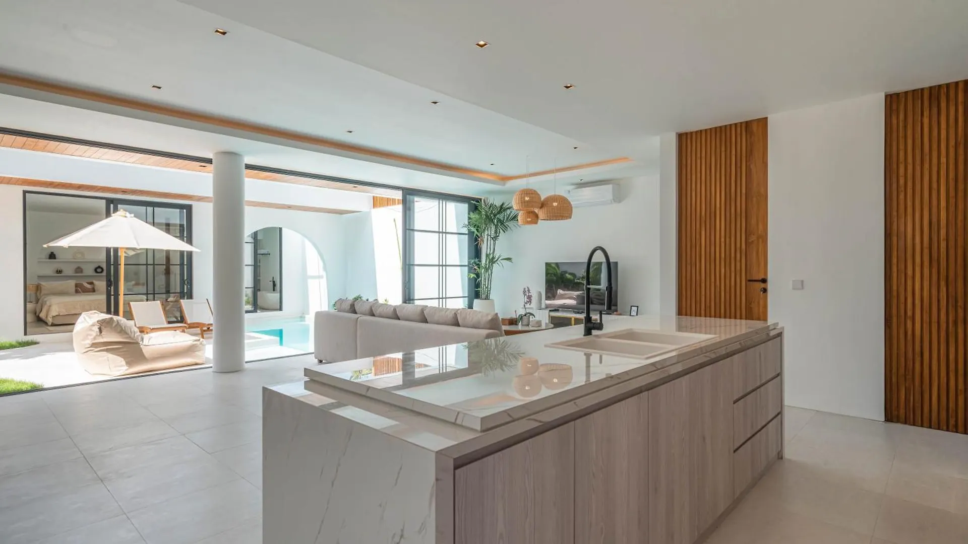 Villa Jenna - Exquisite 3Br Villa Close To Batu Belig Beach Canggu   Canggu (Bali)