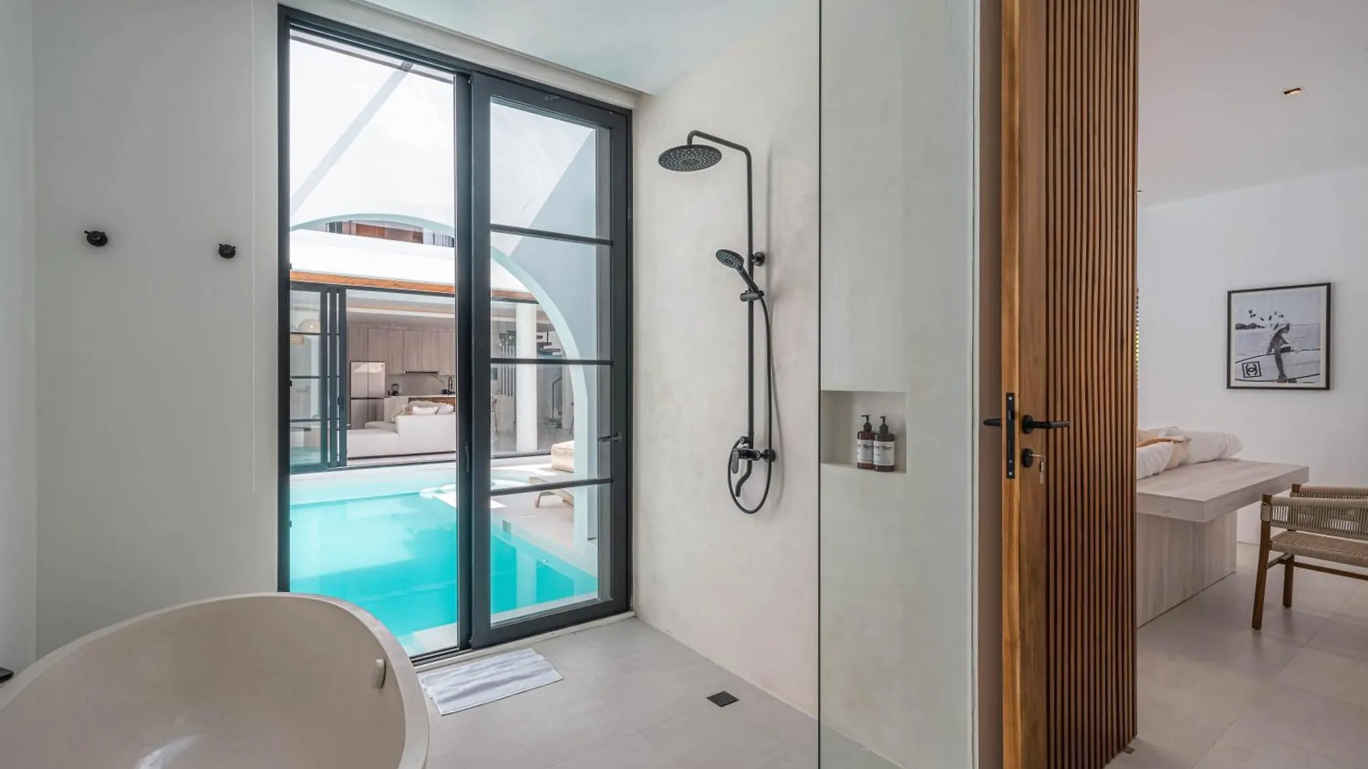 Villa Jenna - Exquisite 3Br Villa Close To Batu Belig Beach Canggu
